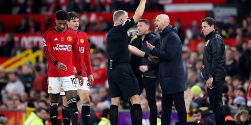 Những tình huống cầu thủ dễ bị nhận án treo giò