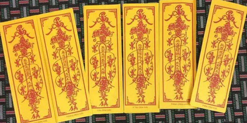 Bật mí cách làm bùa đánh bài hiệu quả từ kinh nghiệm dân gian 3 Viết bùa trên giấy với các ký tự hoặc chữ bí mật