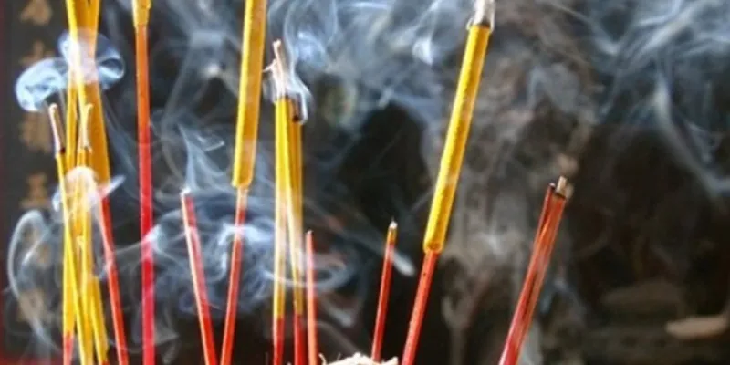 Giải đen cá cược bằng thắp hương cầu may mắn