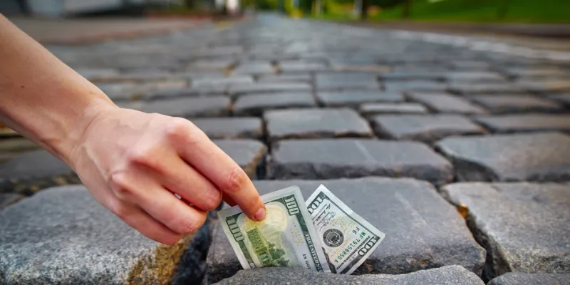 Ý nghĩa nằm mơ lượm được tiền - Điều gì sắp đến với bạn? 2 Nằm mơ lượm được tiền dự báo điều gì cho bạn trong tương lai?