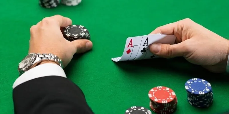 Hướng dẫn chi tiết cách chia bài xì dách chính xác