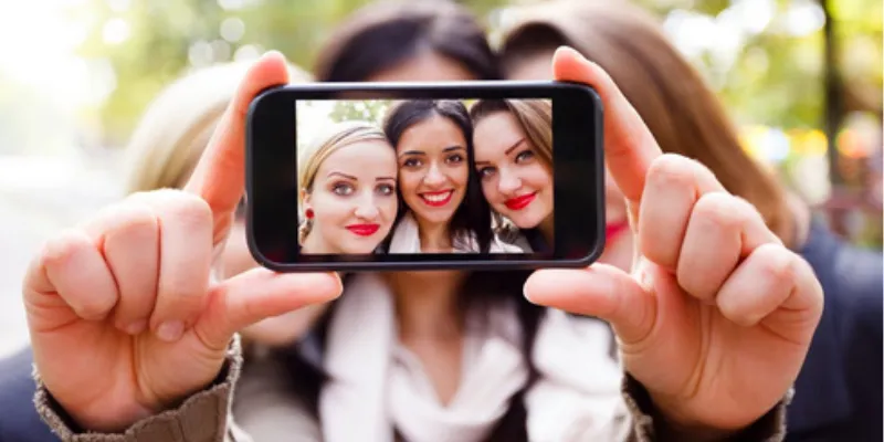 Mơ thấy mình cùng người nổi tiếng chụp ảnh