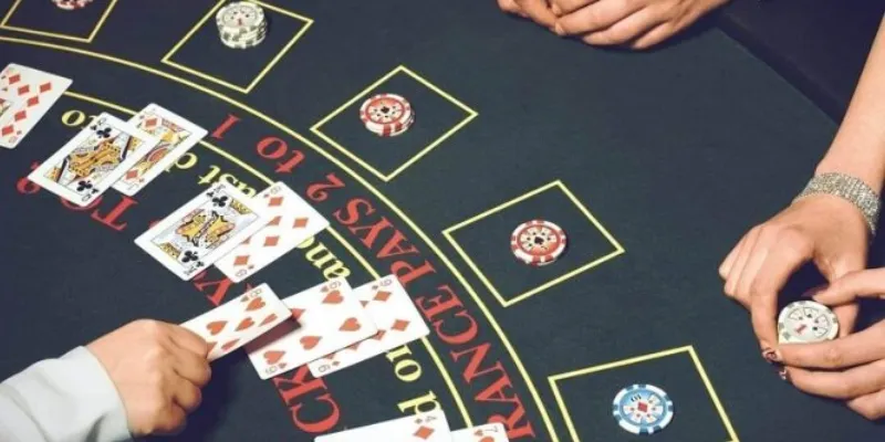 Tìm hiểu chi tiết về luật chơi xì dách cơ bản và nâng cao