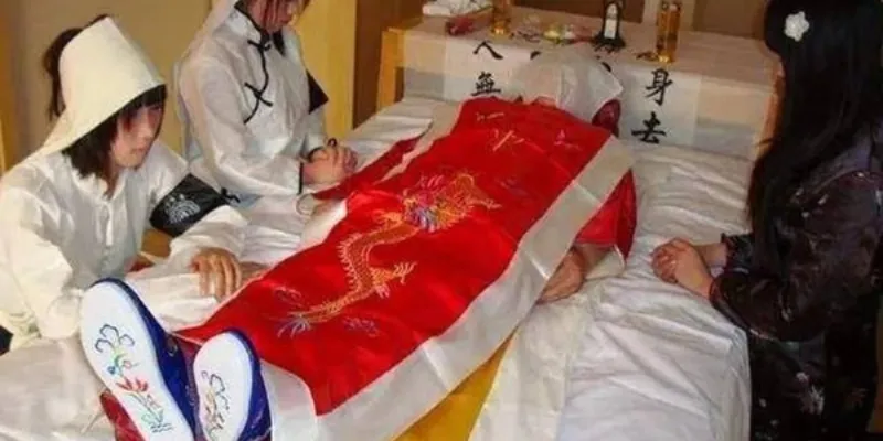 Mơ thấy người đã mất gọi bạn đi theo