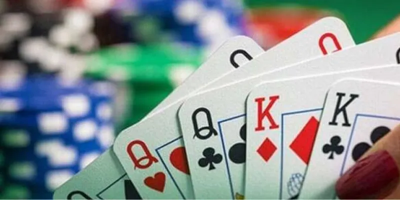 Cách đánh Phỏm giỏi: Bí quyết để luôn dẫn đầu ván bài 3 Chiến lược bốc bài và chơi bài thông minh trong Phỏm