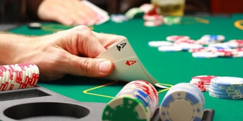 Tìm hiểu các vòng chơi cơ bản trong bài Poker